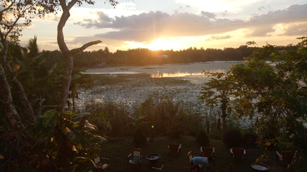 Heritage Lake View Hotel Anuradhapura Exterior photo