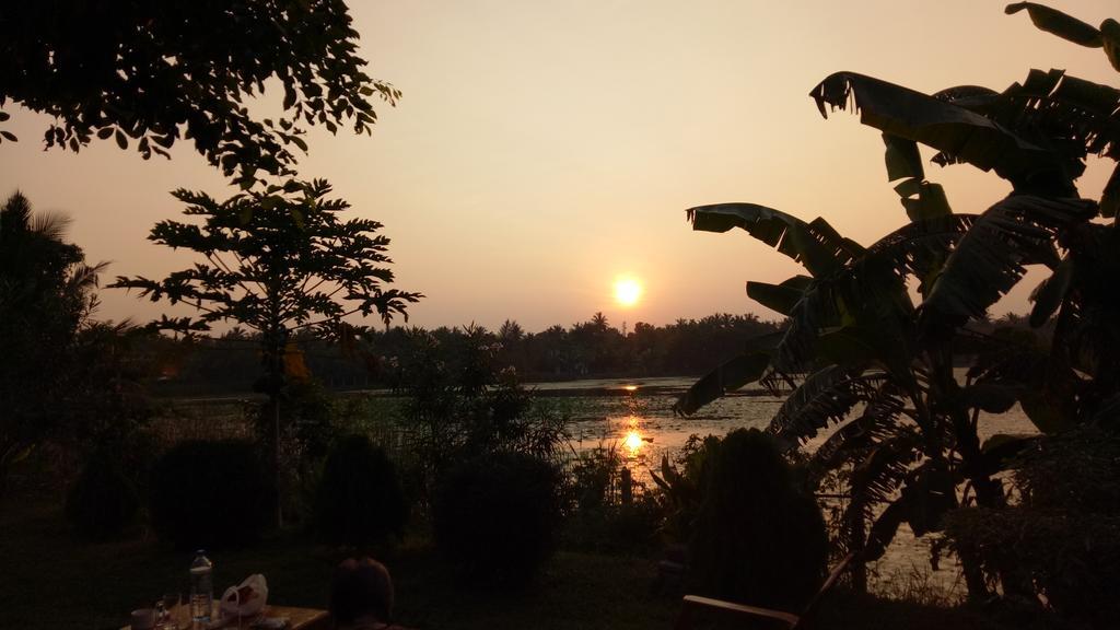 Heritage Lake View Hotel Anuradhapura Exterior photo