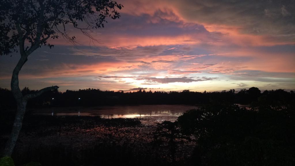 Heritage Lake View Hotel Anuradhapura Exterior photo