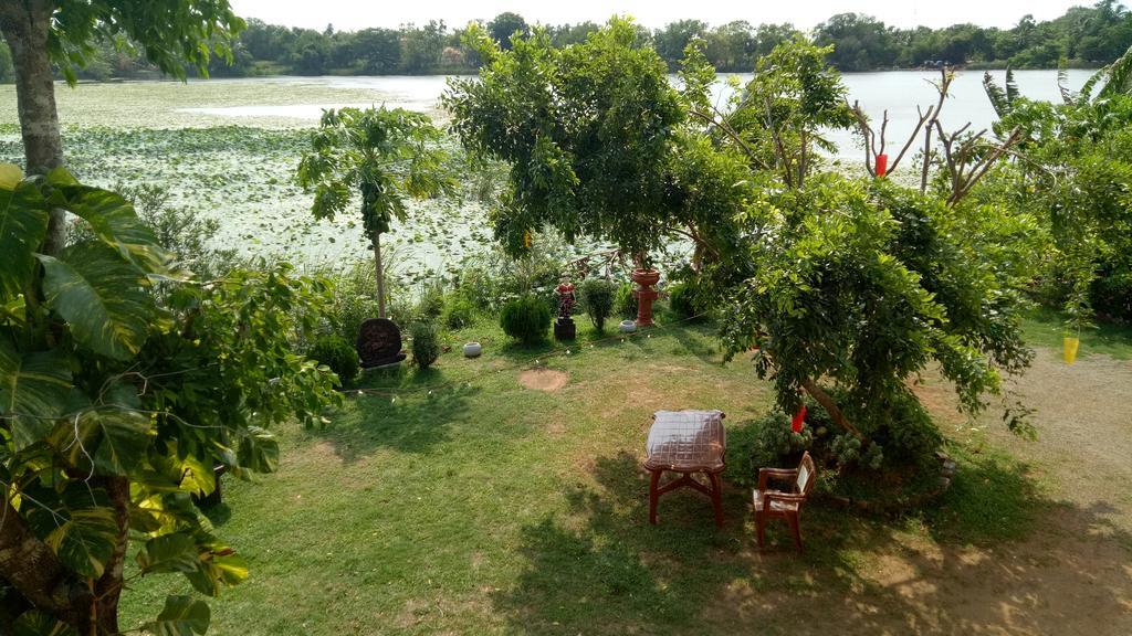 Heritage Lake View Hotel Anuradhapura Exterior photo